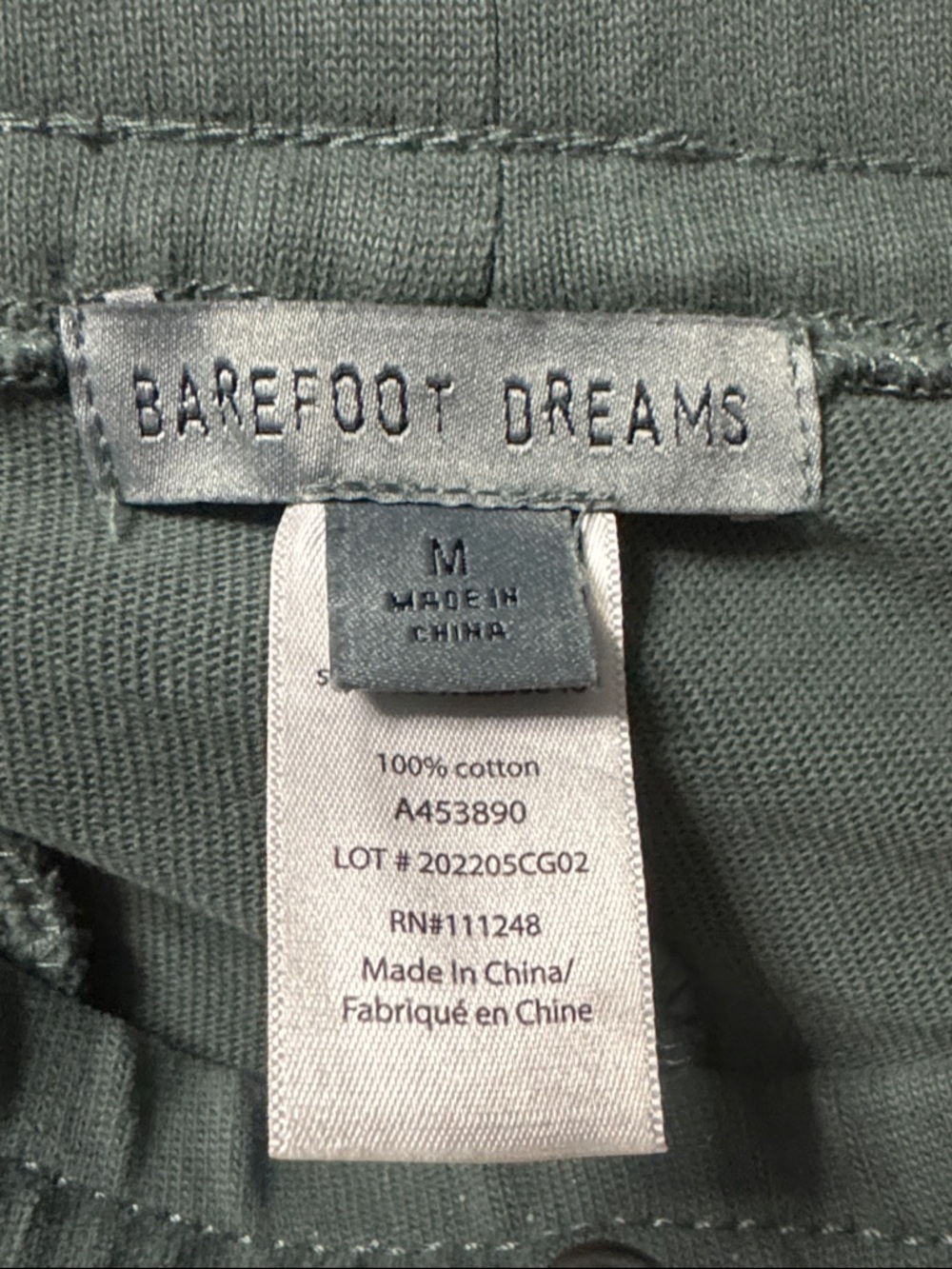 Barefoot Dreams Malibu Jogger 
in Agave Green 
Medium 
EUC 163 - Picture 3 of 5